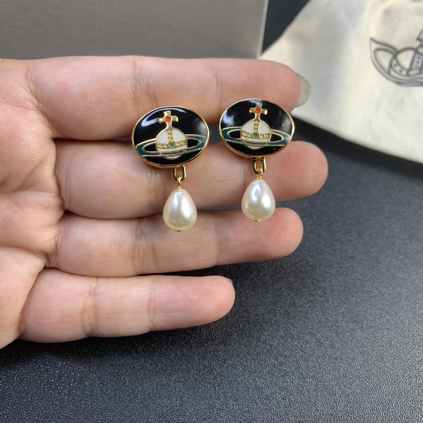 Vivienne Westwood Enamel Detachable  Teardrop Pearl Earrings - Original Replica Club