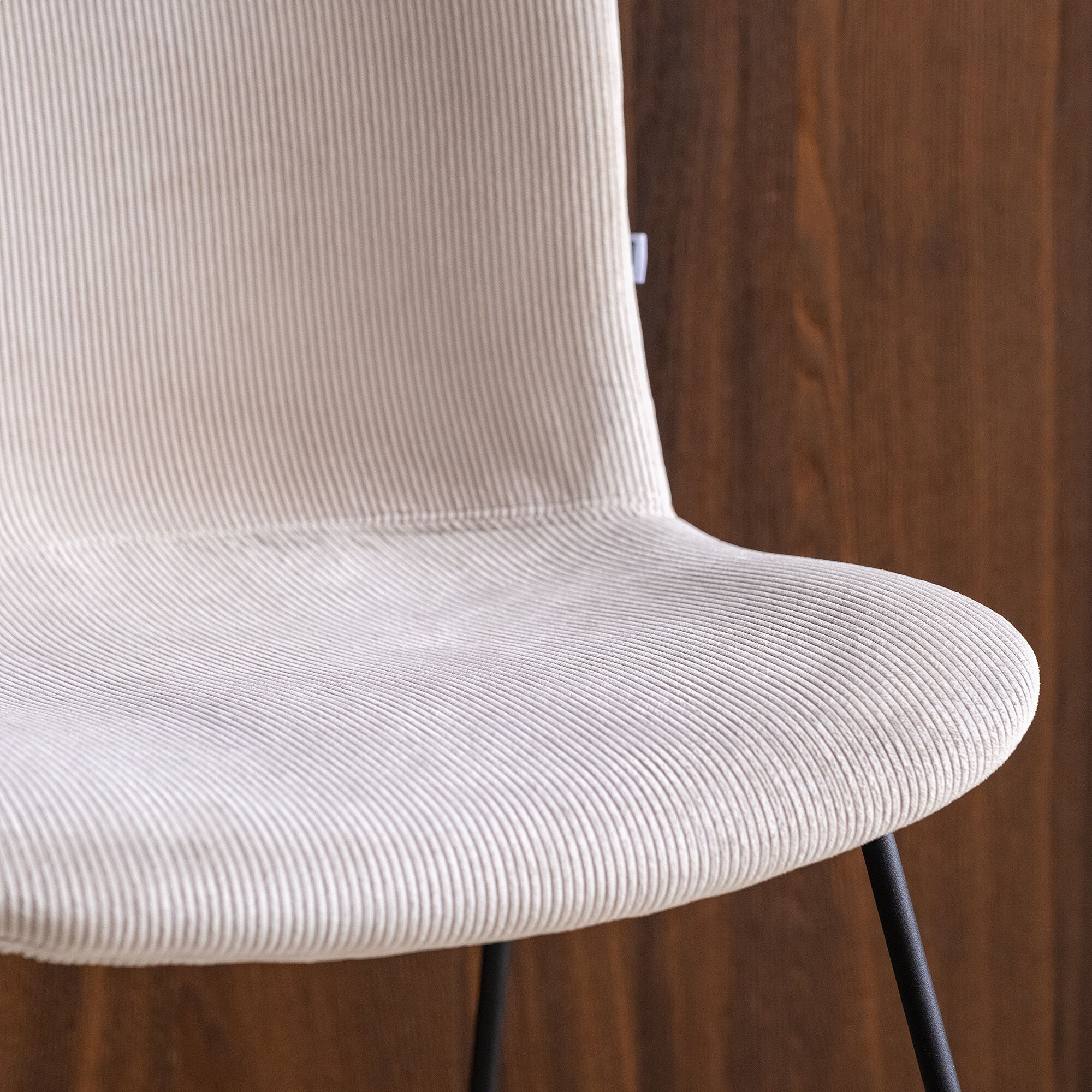 DINA - Chaise en tissu sans accoudoirs et pieds traineaux - beige