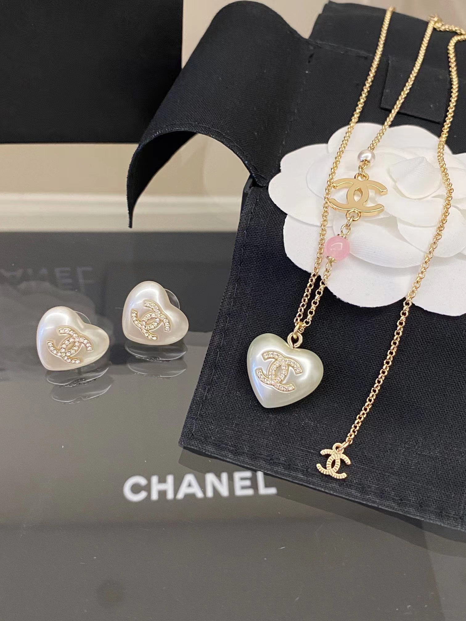 Chanel Pearl Love Heart Pendant Necklace - Original Replica Club