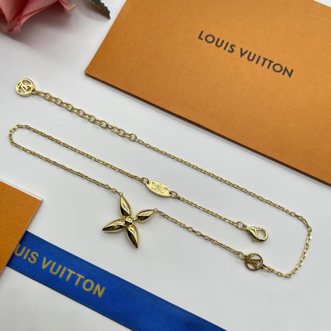 Louis Vuitton Dainty Star Pendant Necklace - Original Replica Club