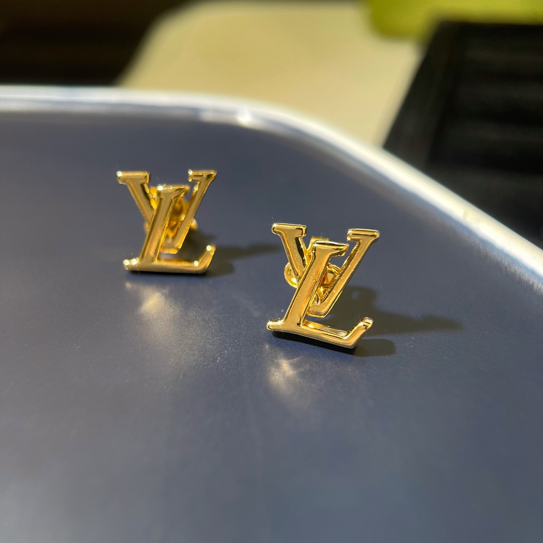 Louis Vuitton Letter Minimalist Stud Earrings - Original Replica Club