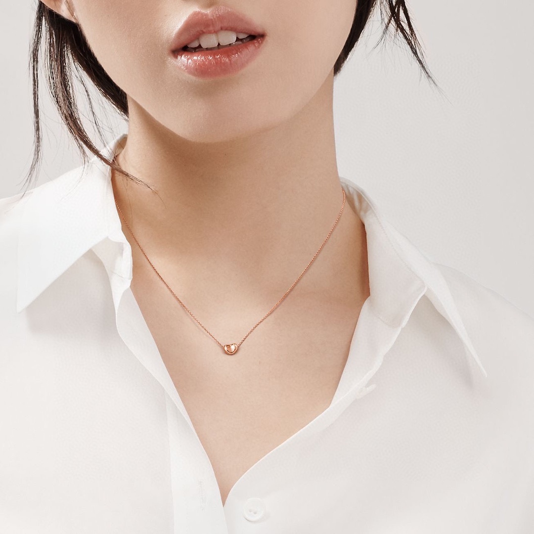 Tiffany Elsa Peretti® Bean® design Pendant Necklace in Yellow Gold, 6.5 mm - Original Replica Club