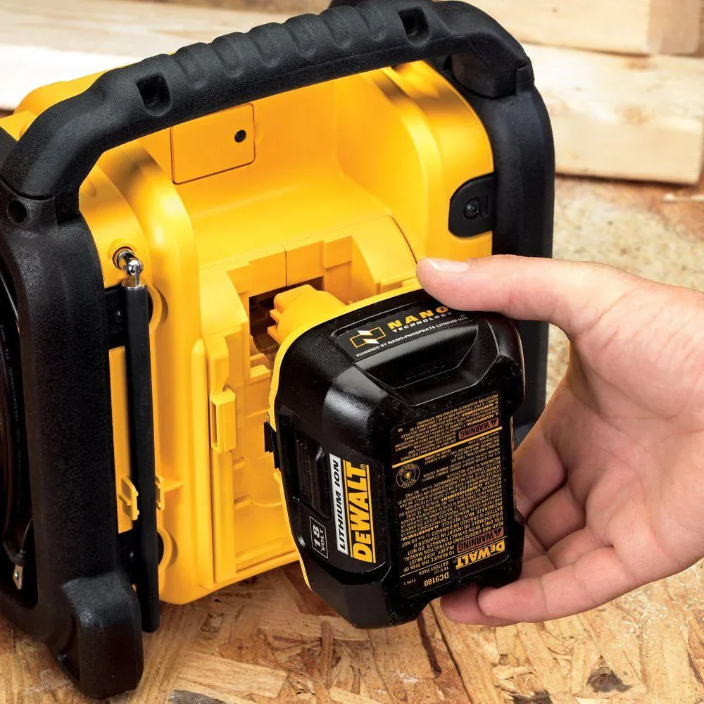20-Volt Max Compact Corded/Cordless Worksite Radio - Image 5 20-Volt Max Compact Corded/Cordless Worksite Radio - Image 5