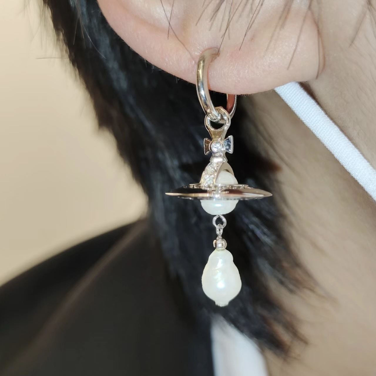 Vivienne Westwood Baroque Pearl Drop Saturn Earring - Original Replica Club