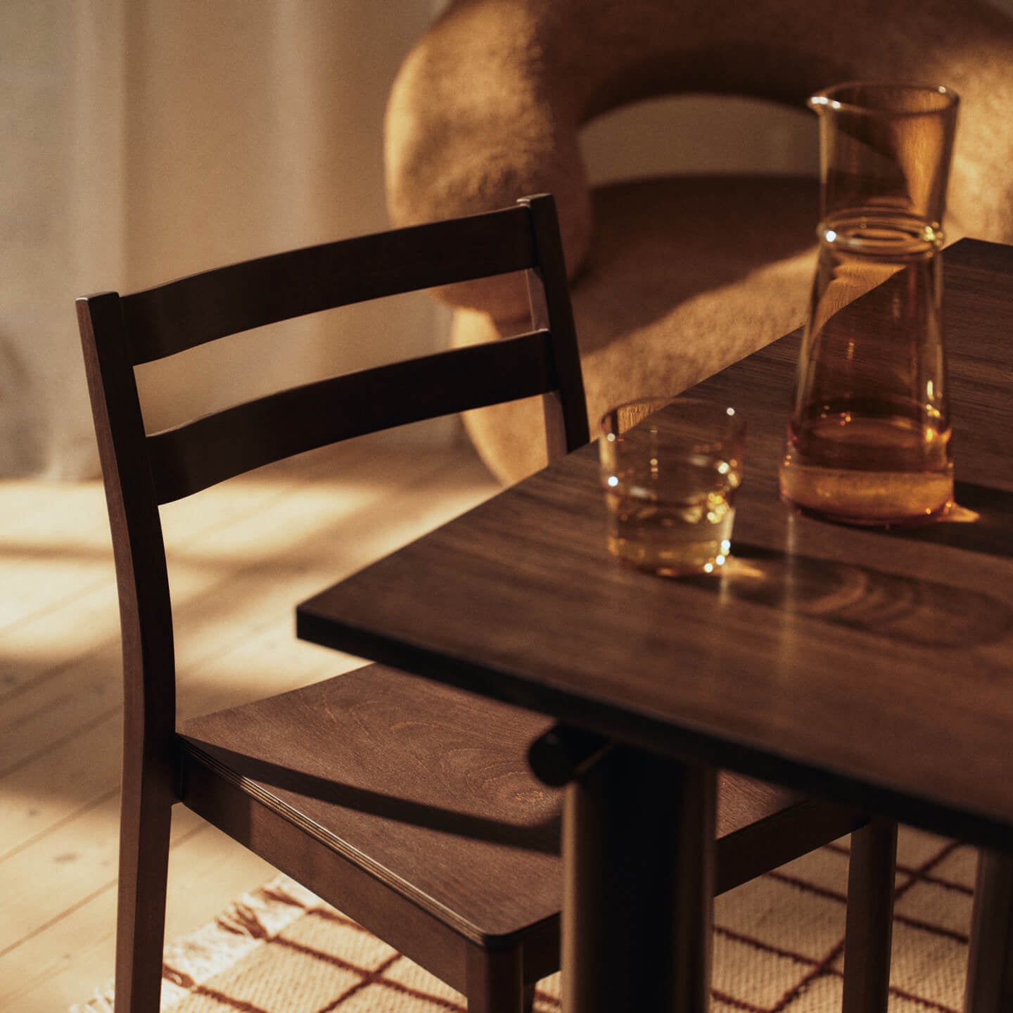 Ferm Living Atura Eettafel 160 x 90 cm - Dark Chocolate / Dark Stained