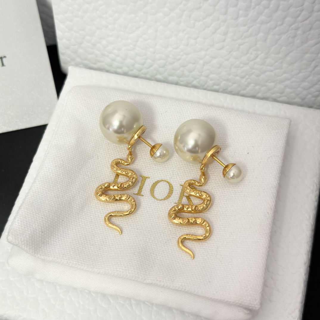 2025 Dior Dragon Pearl Earrings - Original Replica Club