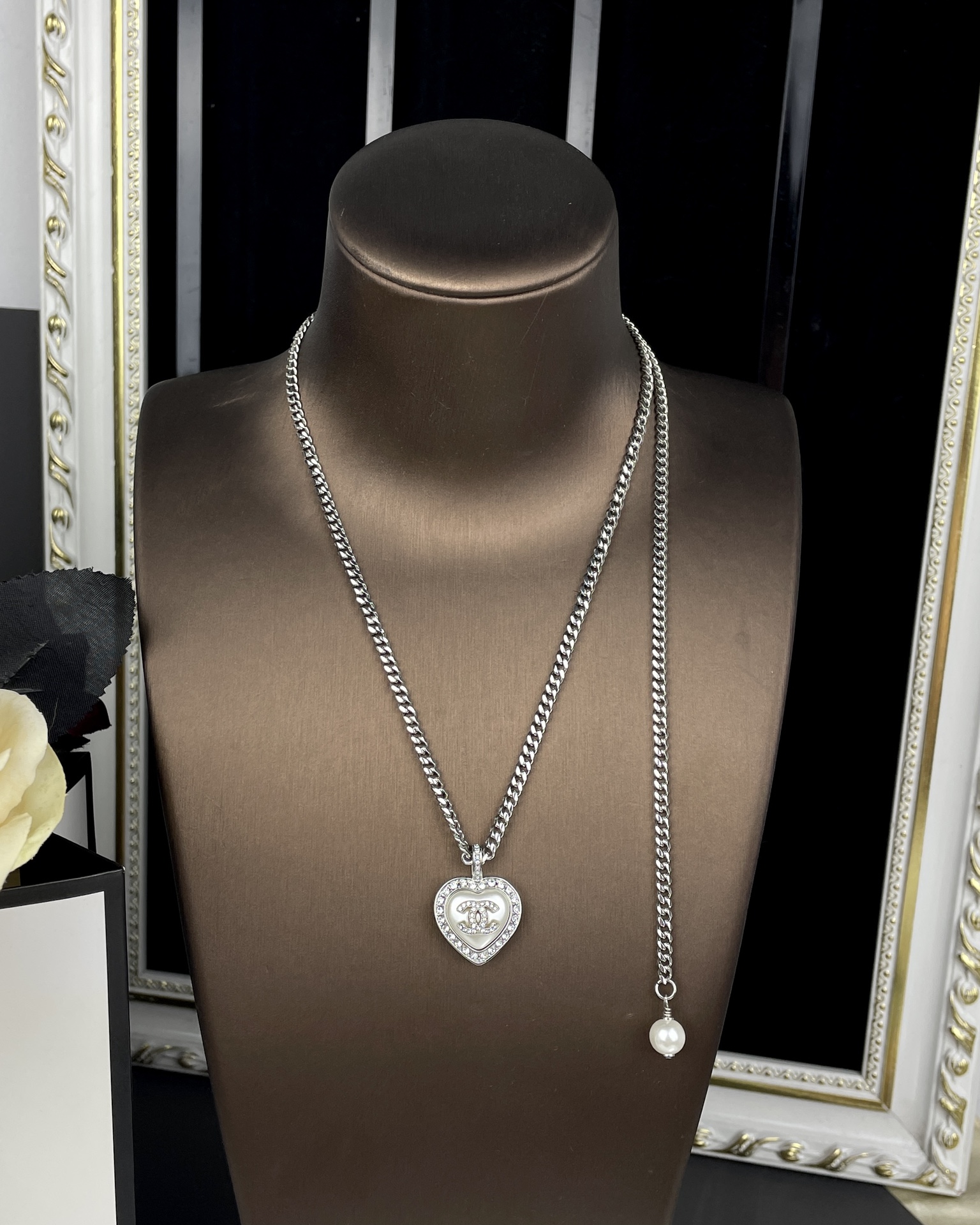 Chanel Heart Pendant Minimalistic Chain Necklace - Original Replica Club