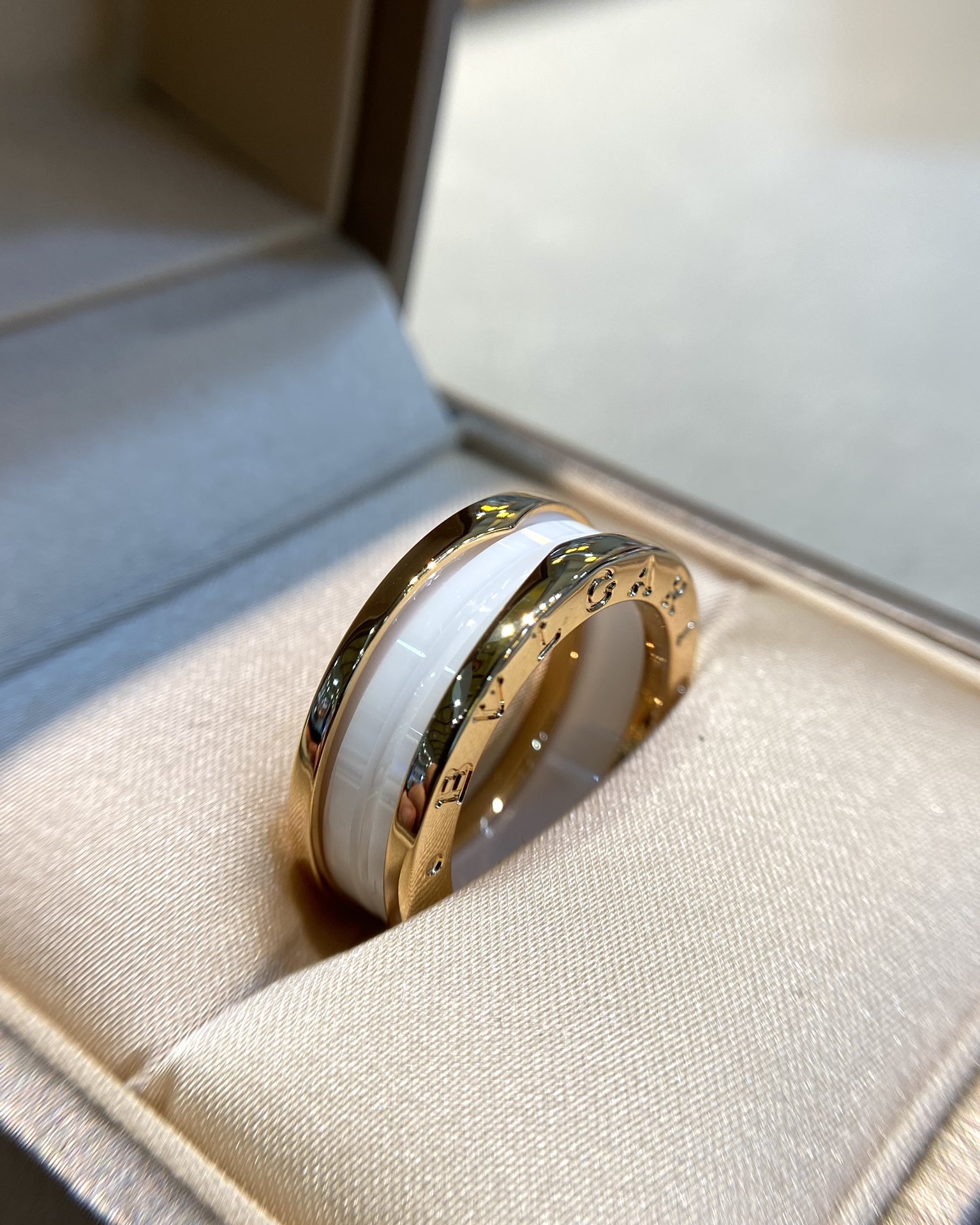 Bvlgari Rose Gold and White B.zero1 Ring - Original Replica Club