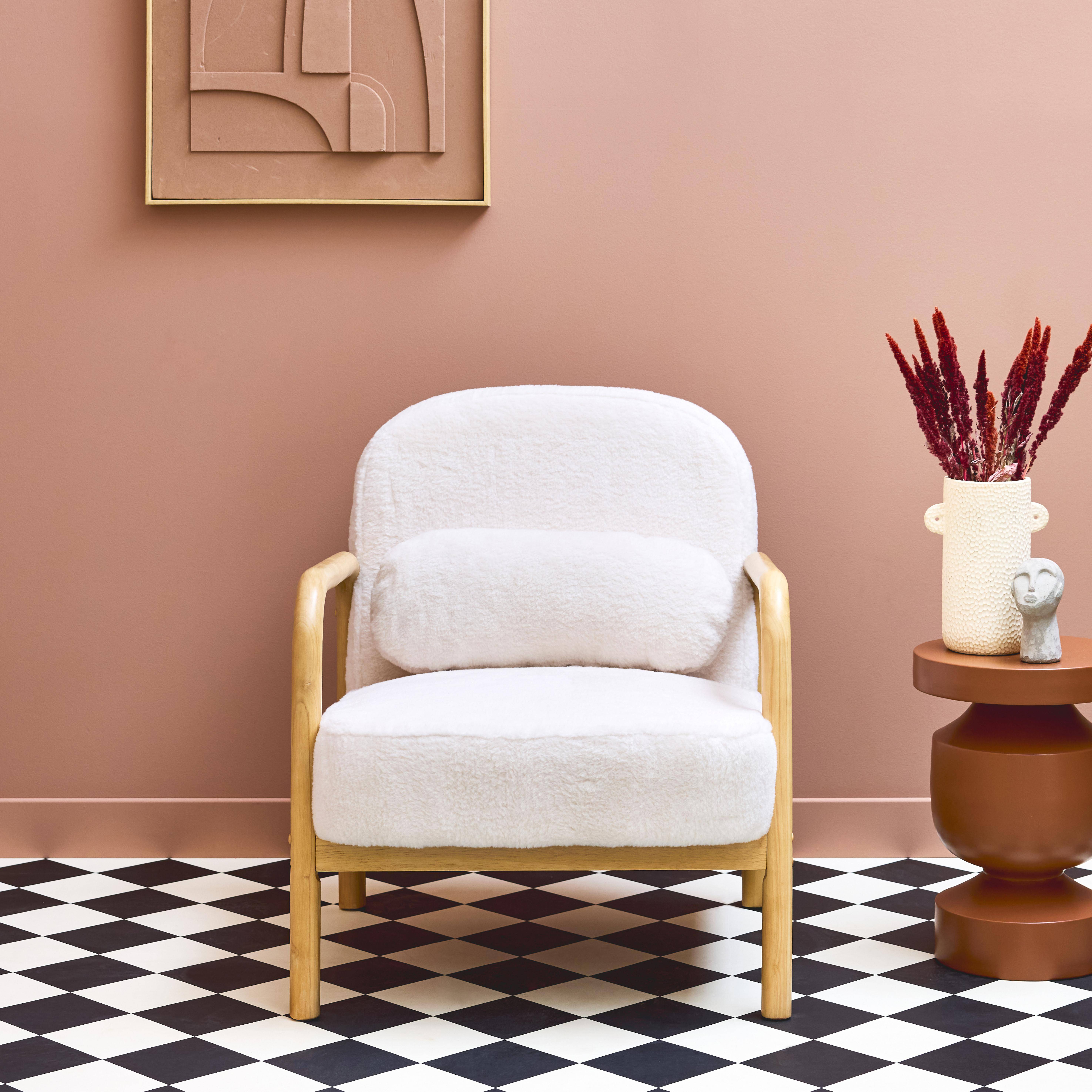 Amelie pelo sintético - Sillón redondo escandinavo de madera de hevea y tela efecto pelo sintético