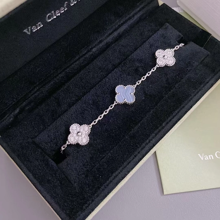 VCA Diamond and Chalcedony Vintage Alhambra Bracelet 5 Motifs - Original Replica Club