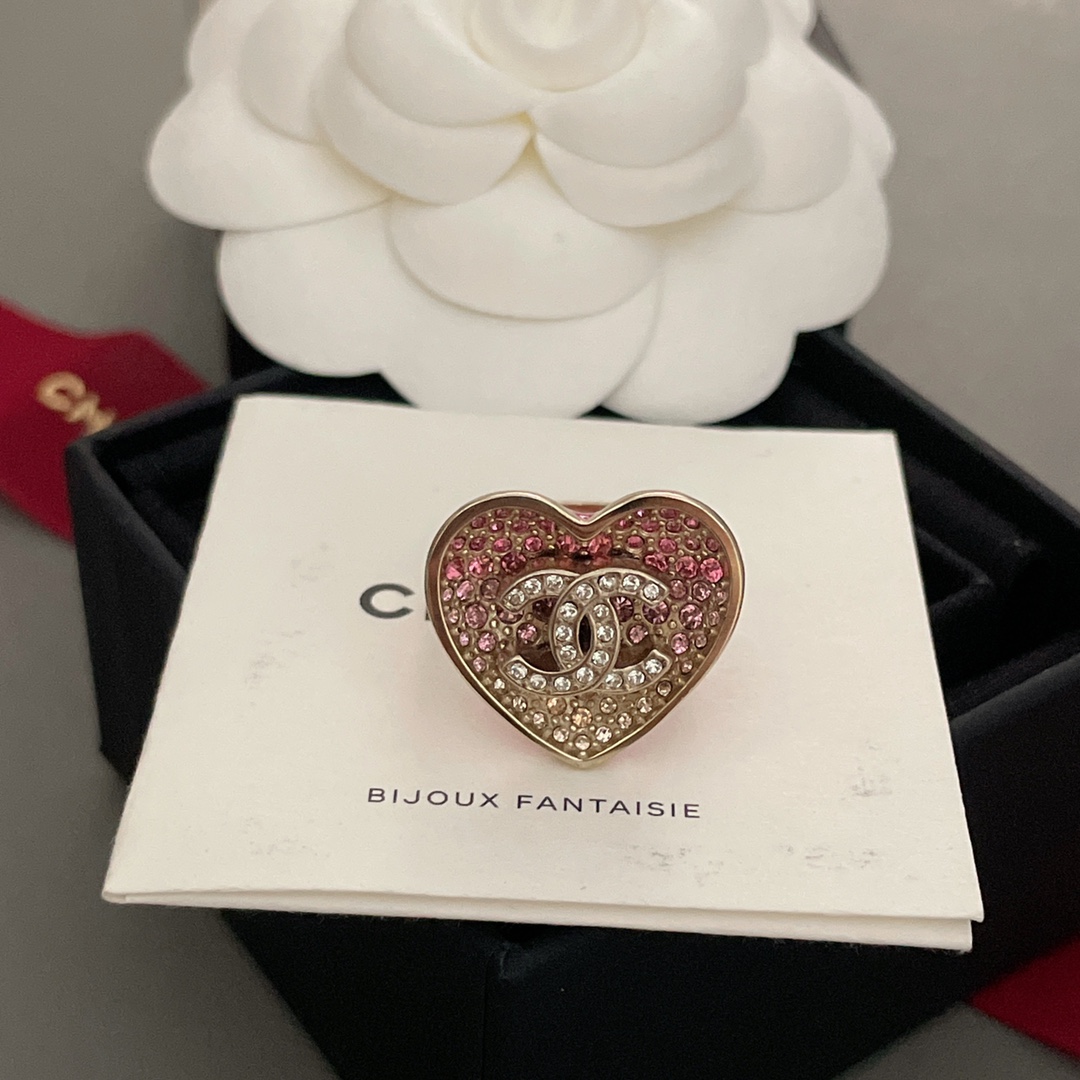 Chanel Pink Color Gradient Diamond Heart Ring - Original Replica Club