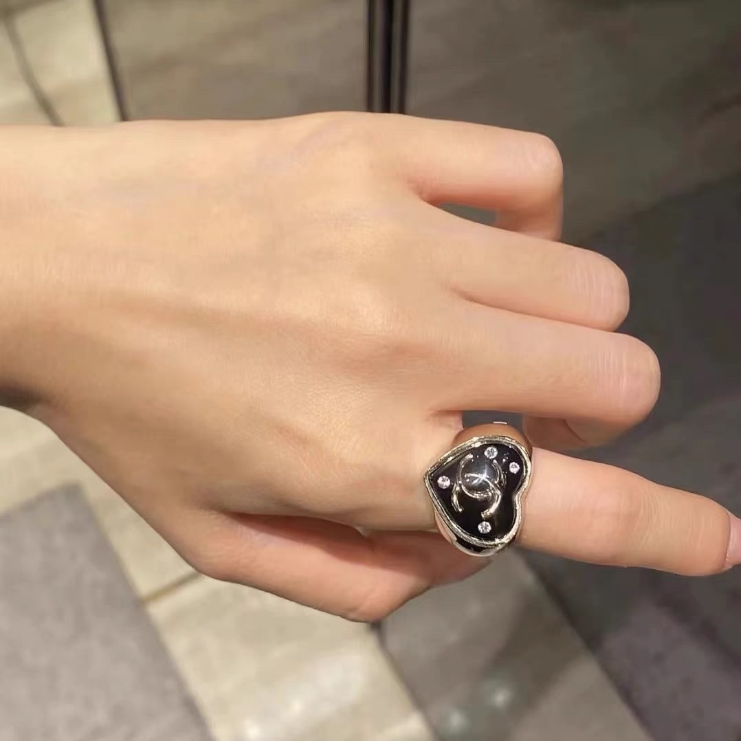 Chanel Vintage Chunky Black Heart Ring - Original Replica Club