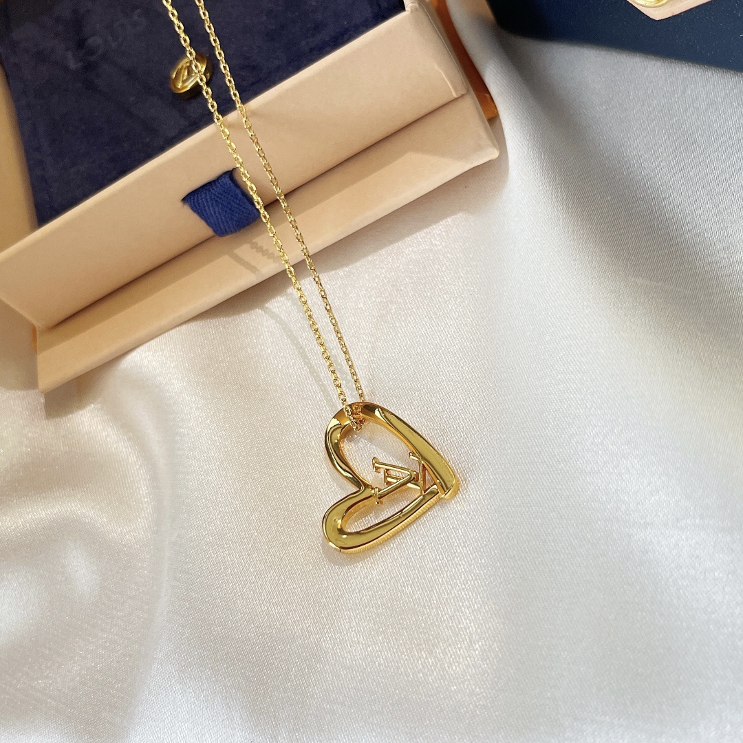 Louis Vuitton Hollow Heart Pendant Necklace - Original Replica Club