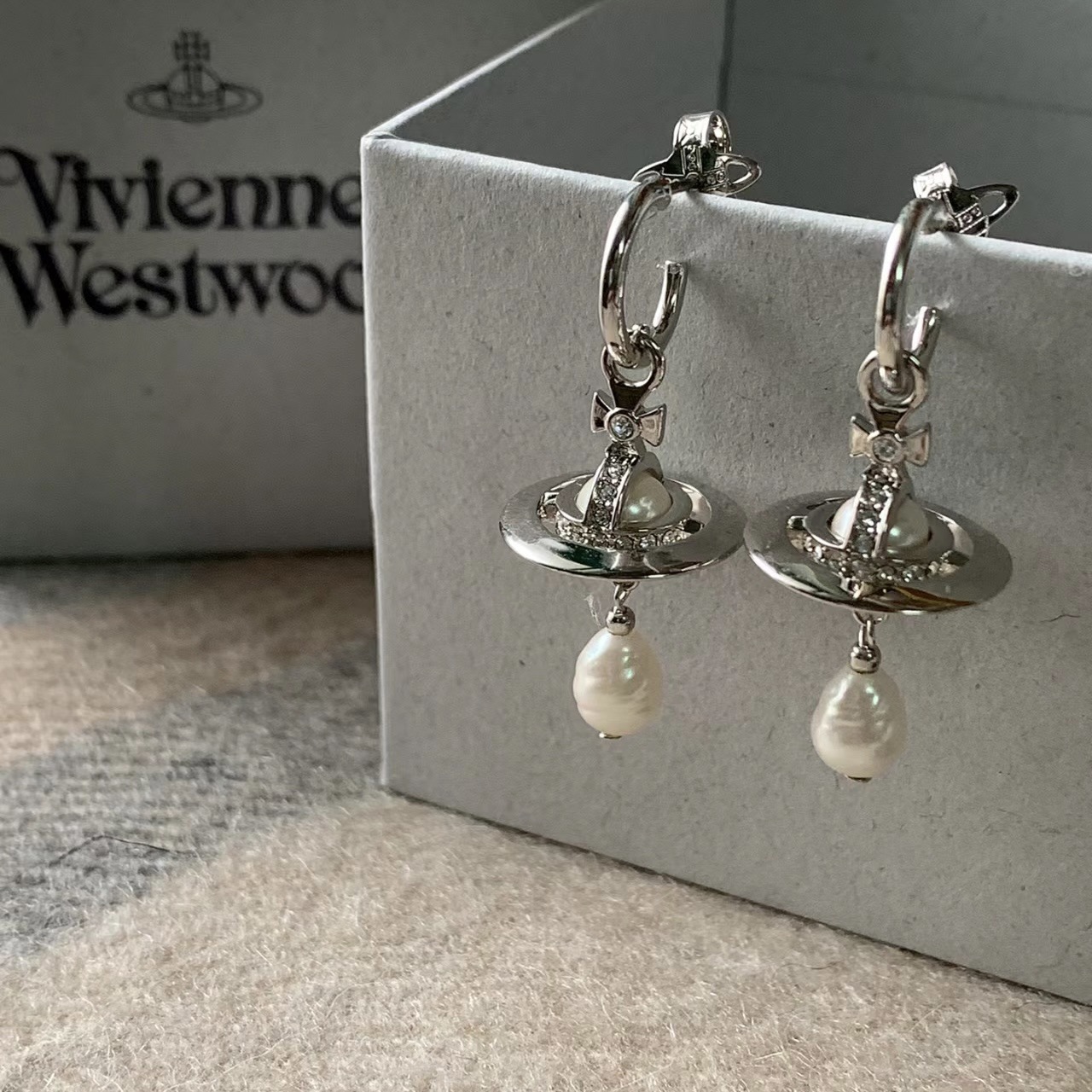 Vivienne Westwood Baroque Pearl Drop Saturn Earring - Original Replica Club