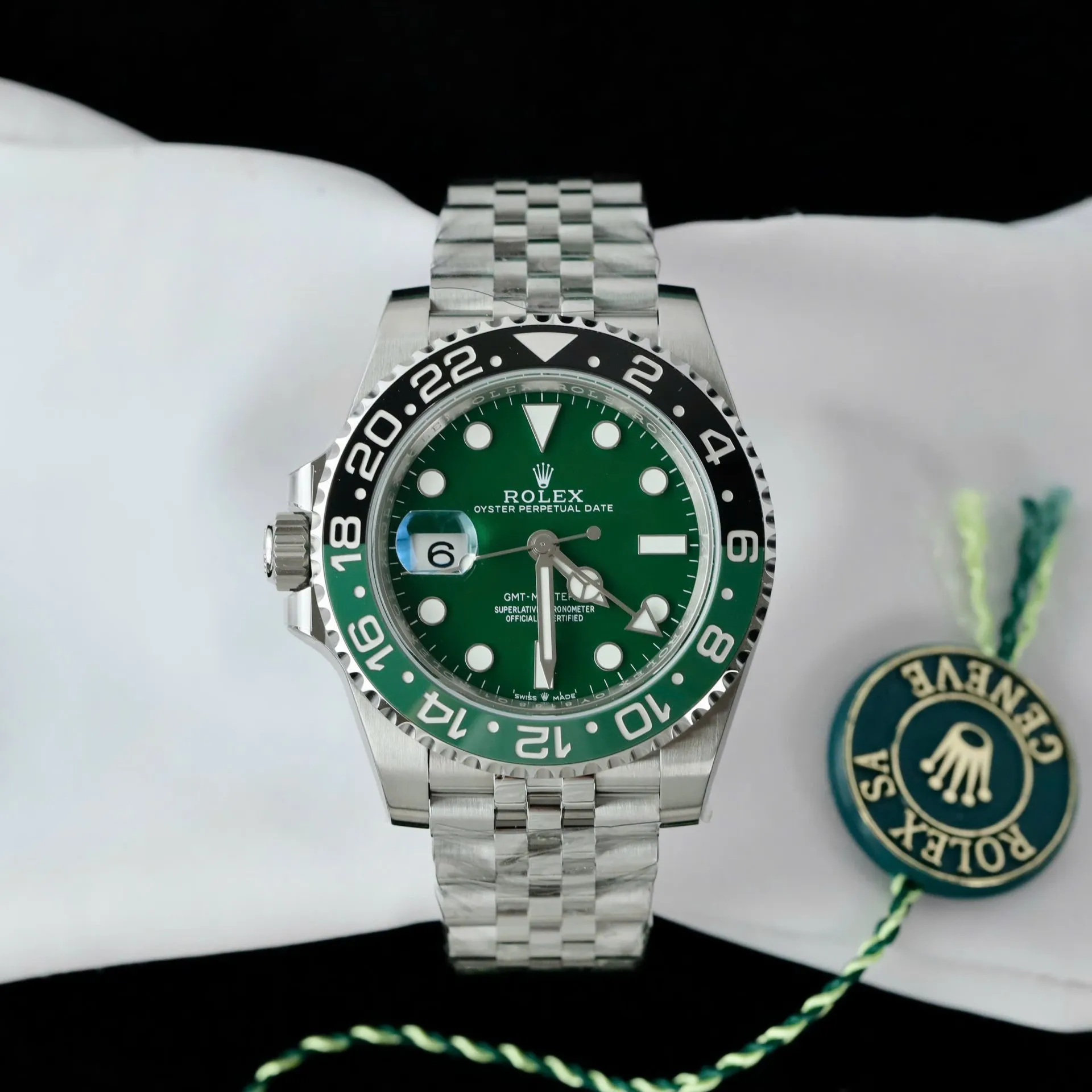 Superclone Rolex GMT-Master II 40 mm 126729VTNR Jubilee “Absinthe”