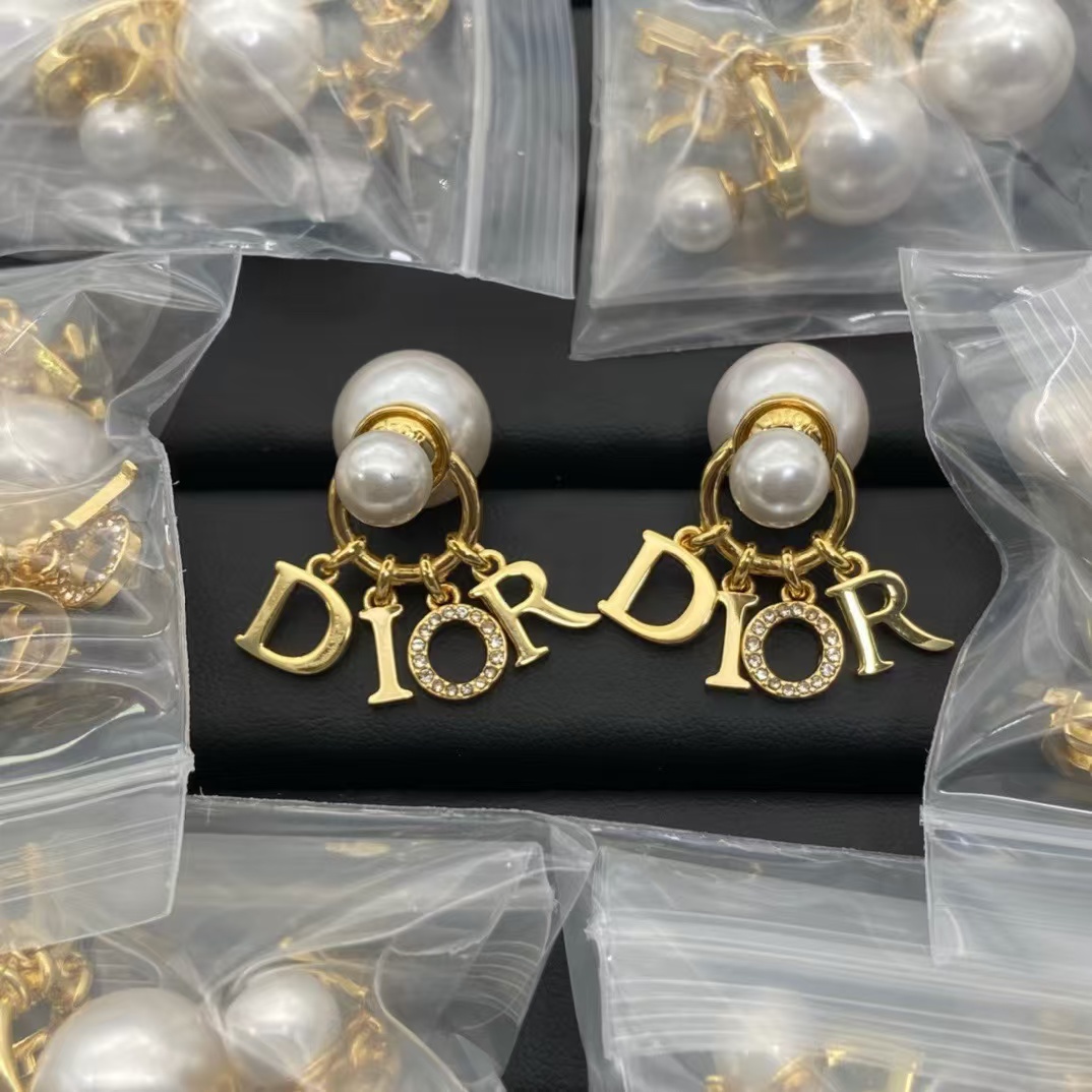 Dior Letter Pearl Earrings - Original Replica Club