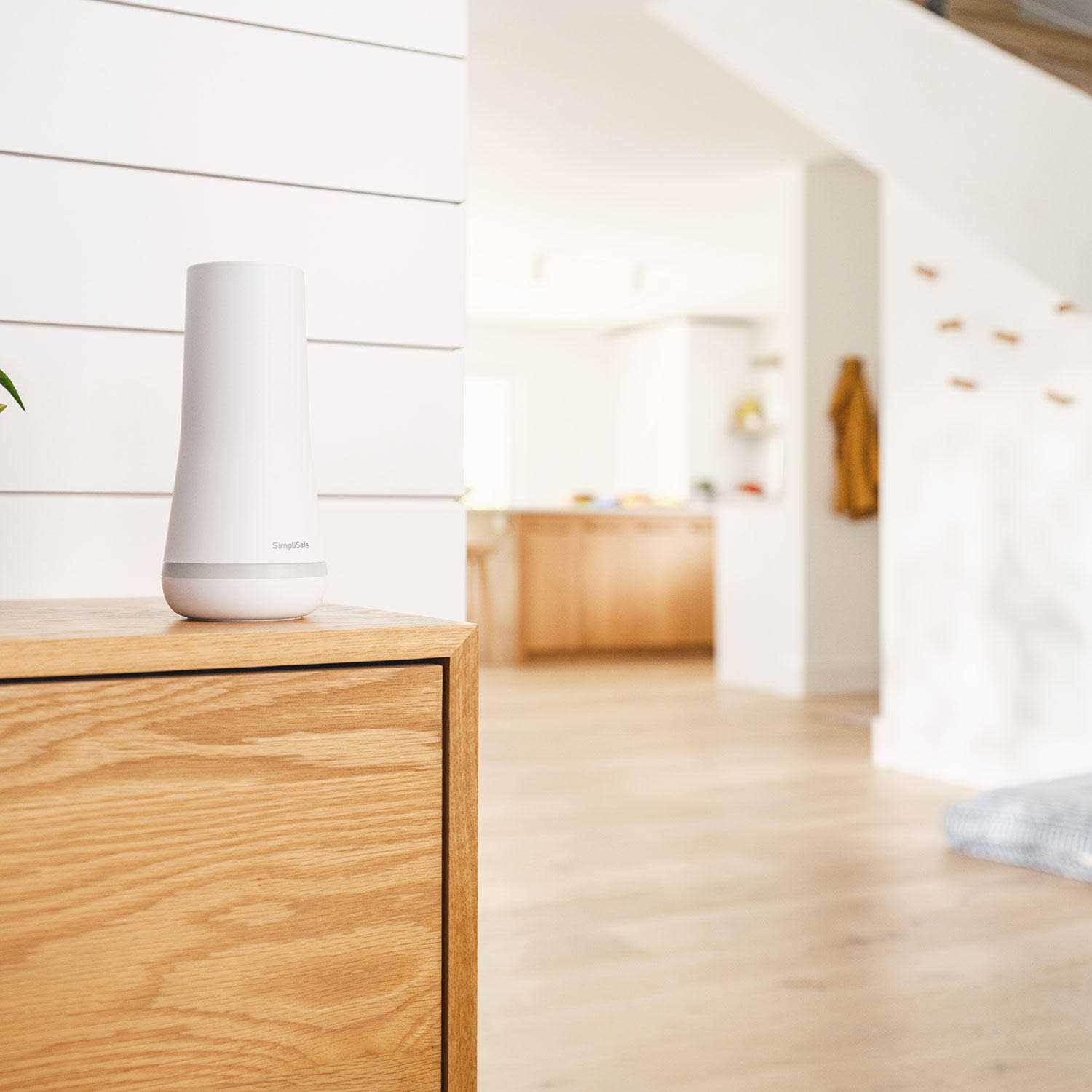 SimpliSafe Home Security System With Outdoor And Indoor Cameras, 3 Entry Sensors - Image 4 SimpliSafe Home Security System With Outdoor And Indoor Cameras, 3 Entry Sensors - Image 4
