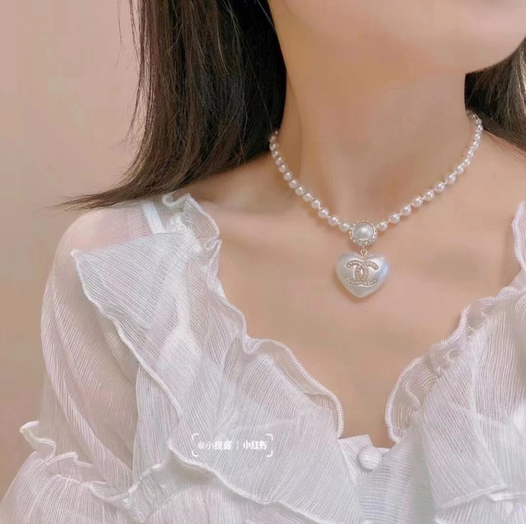 Chanel Princess Style Heart Pendant Pearl Necklace - Original Replica Club