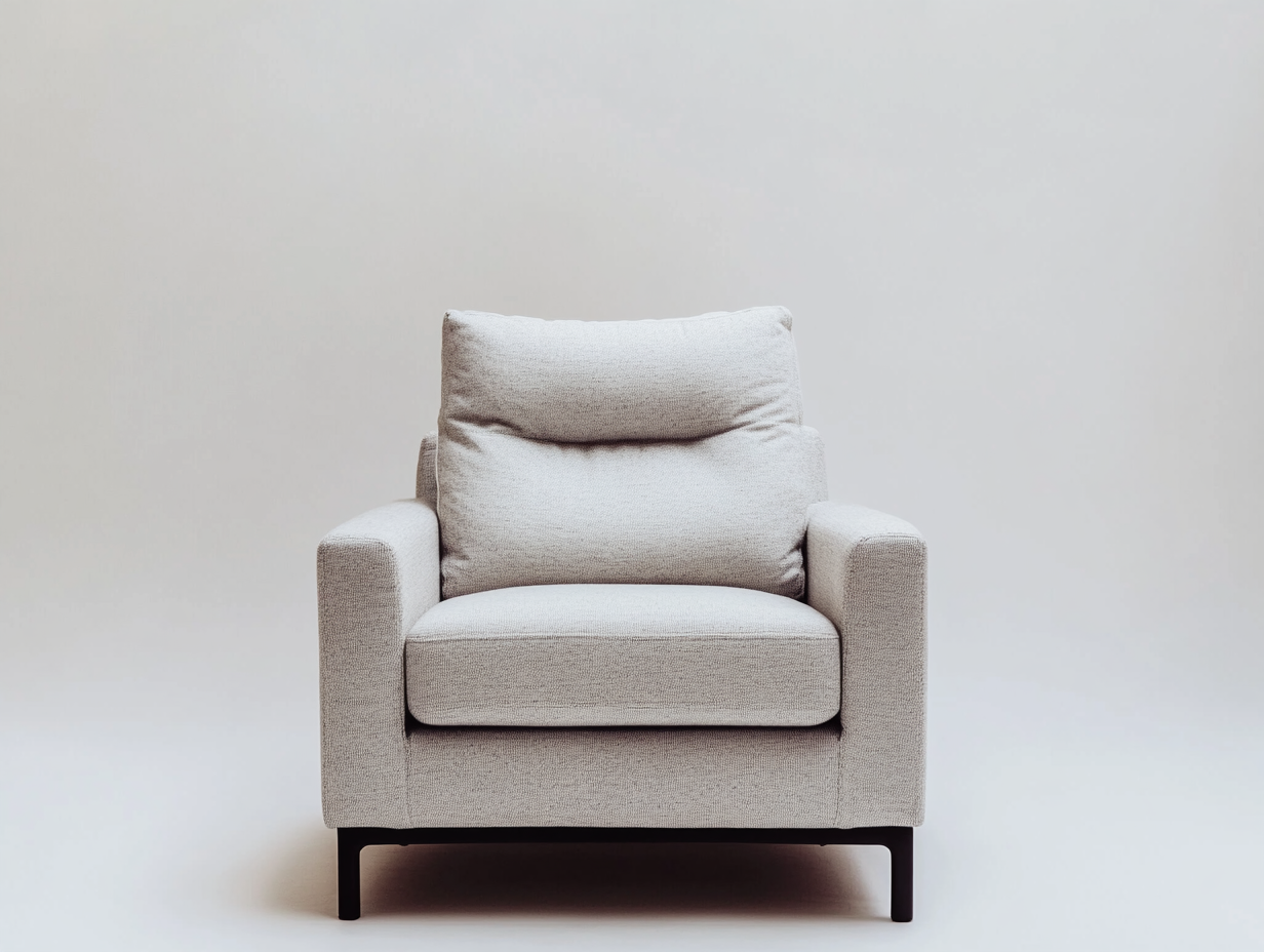 Sillón moderno y cómodo con tela suave y patas negras