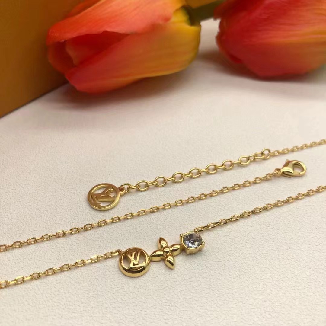 Louis Vuitton LV Clover Diamond Pendant Necklace - Original Replica Club