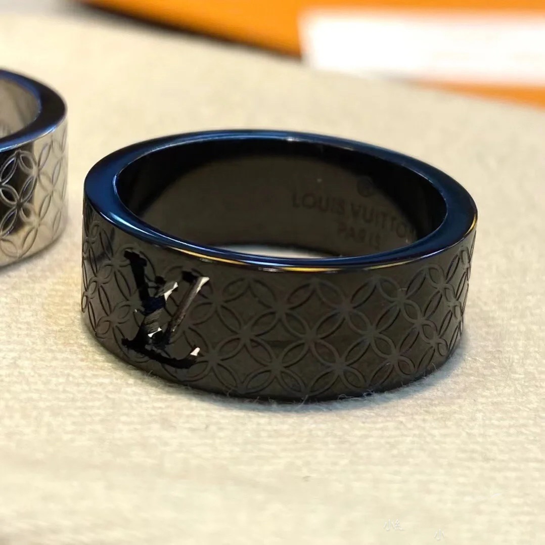 Louis Vuitton Patent Wide Men's Ring - Original Replica Club