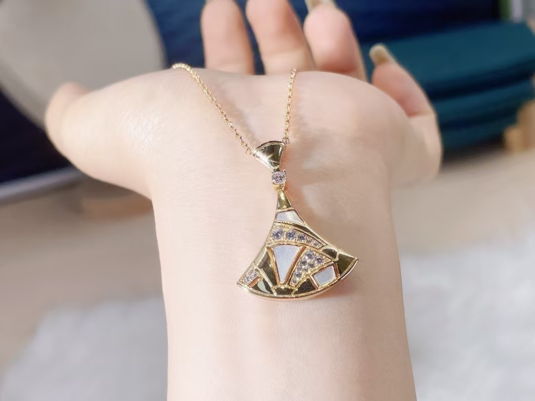 Bvlgari Divas' Dream Necklace - Original Replica Club