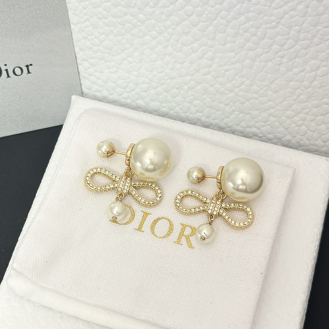 Dior Bow Pearl Earrings - Original Replica Club