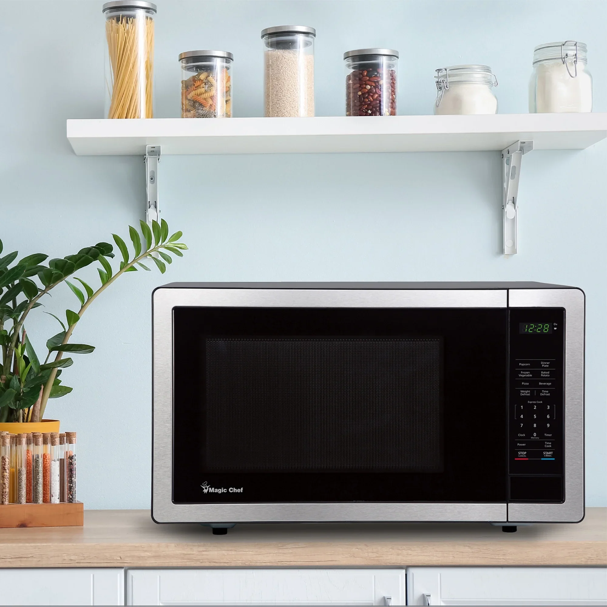 Magic Chef 1.6 Cu. ft. 1100W Countertop Microwave Oven with Push-Button Door in Black, New