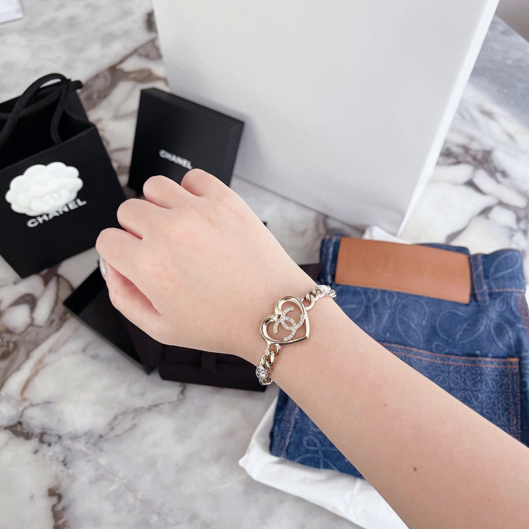 Chanel Hollow Heart Chunky Cuban Chain Bracelet - Original Replica Club