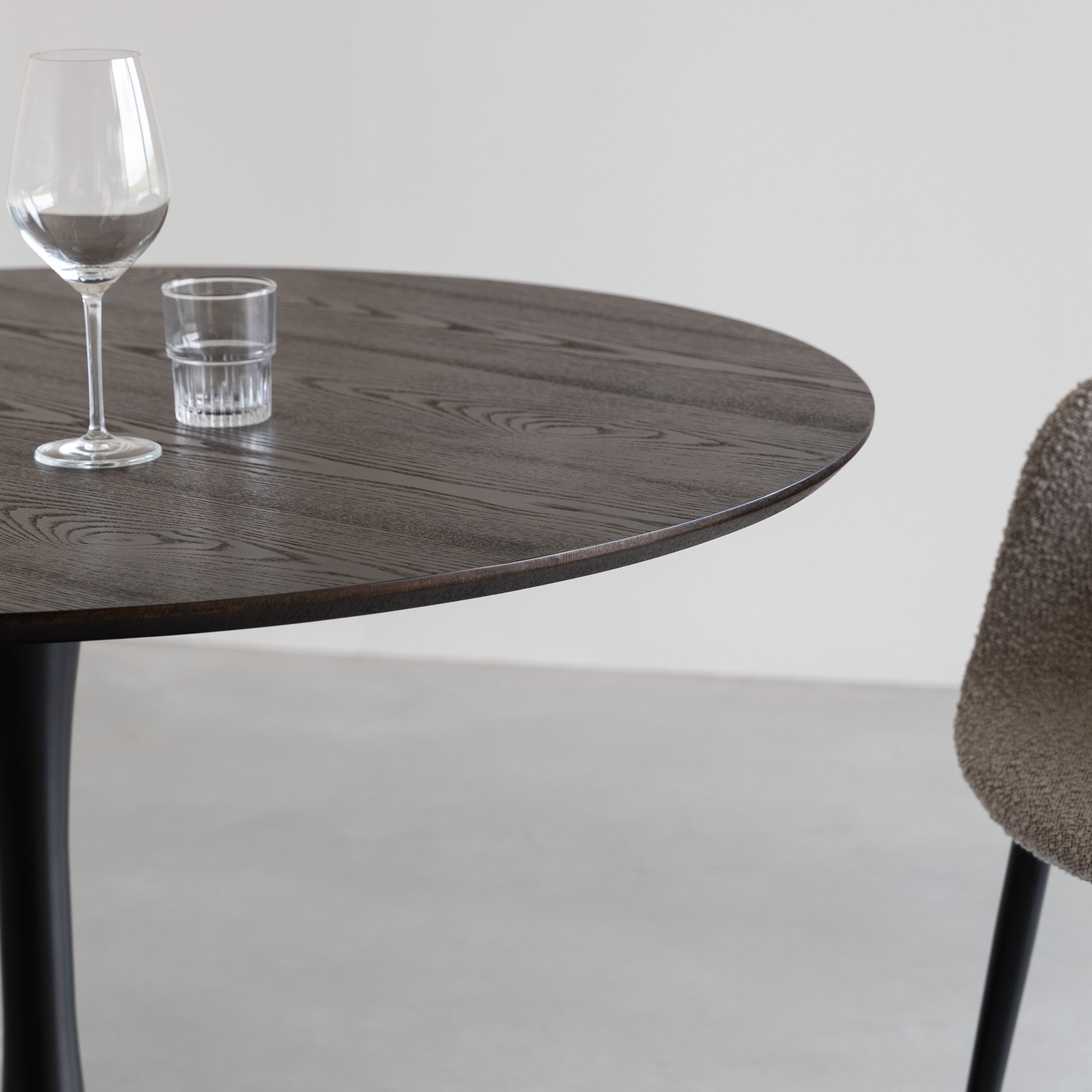 by fonQ Malta Eettafel - Ø 110 cm - Bruin