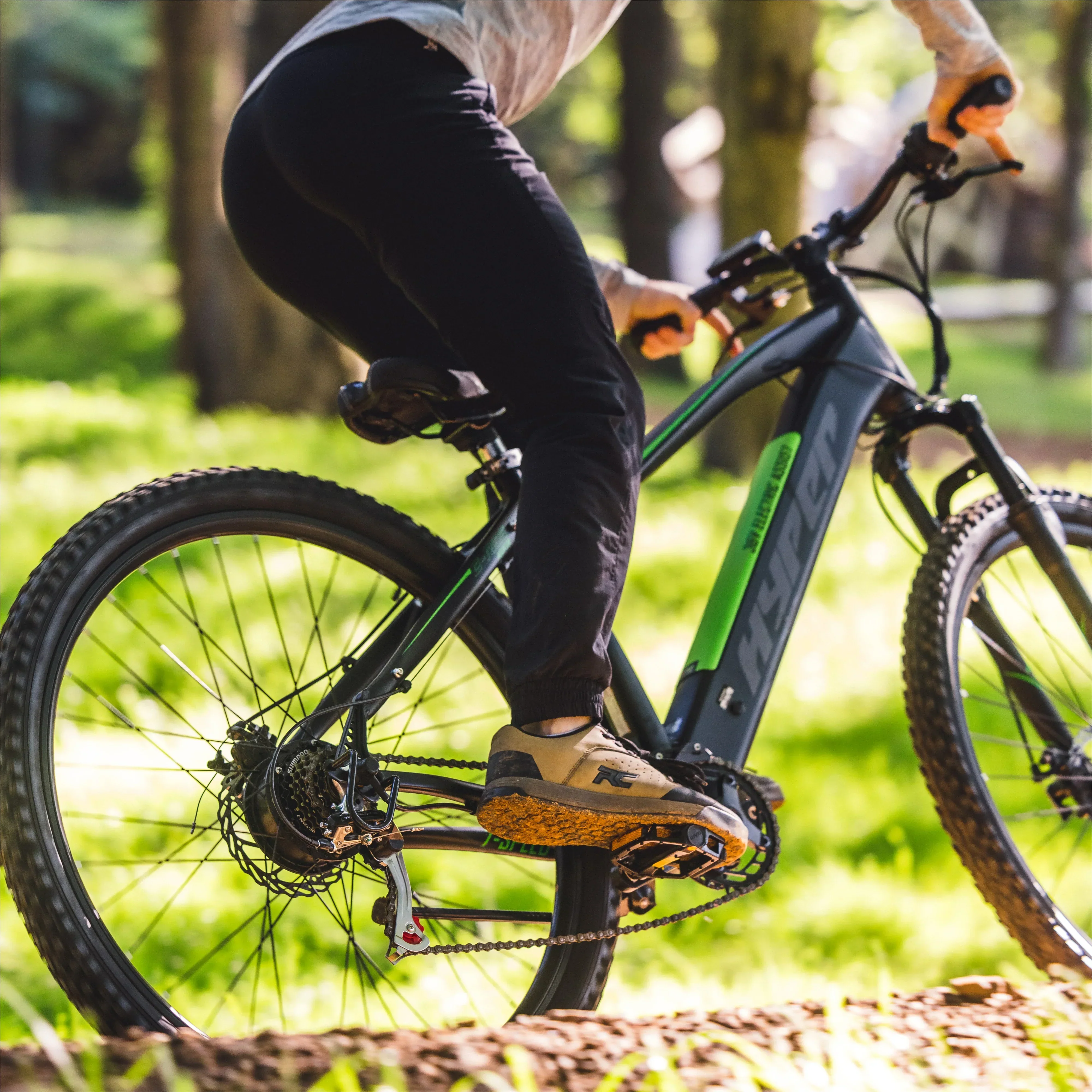 Hyper Bicycles 29 Inch 36V Electric Mountain Bike For Adults, 250W, Black - Image 12 Hyper Bicycles 29 Inch 36V Electric Mountain Bike For Adults, 250W, Black - Image 12