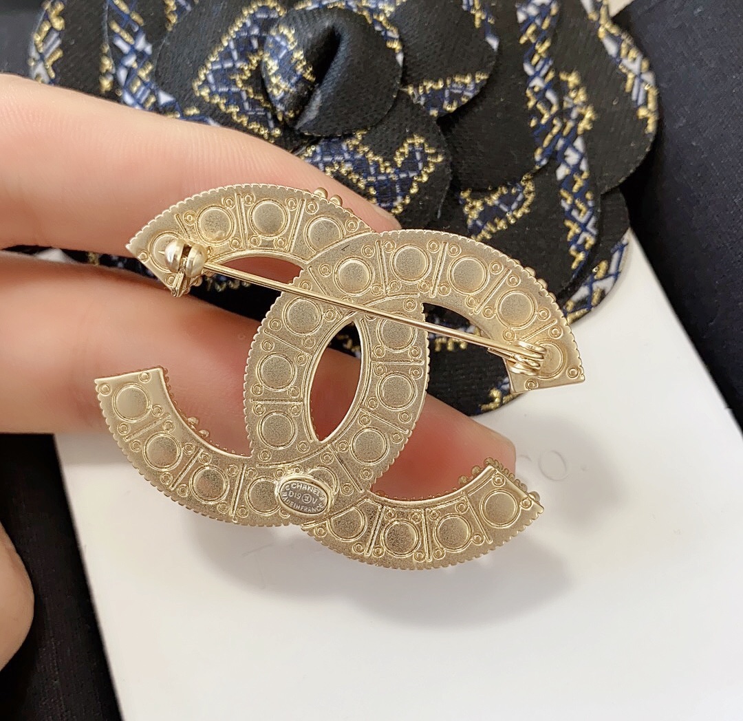 Chanel Vintage Light Gold Pearl CC Brooch - Original Replica Club
