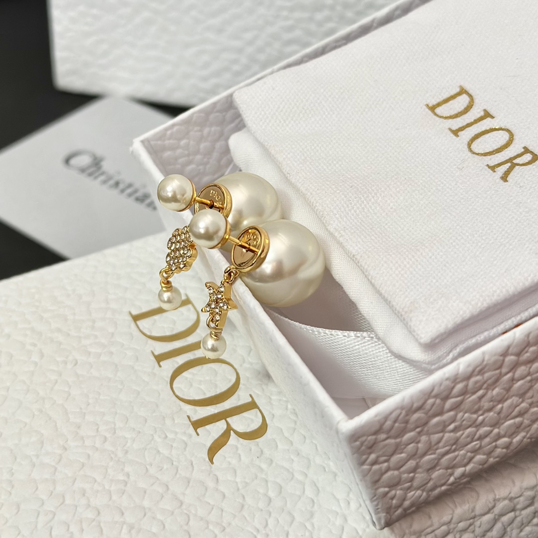Dior Asymmetric Star Clover Dangle Pearl Earrings - Original Replica Club