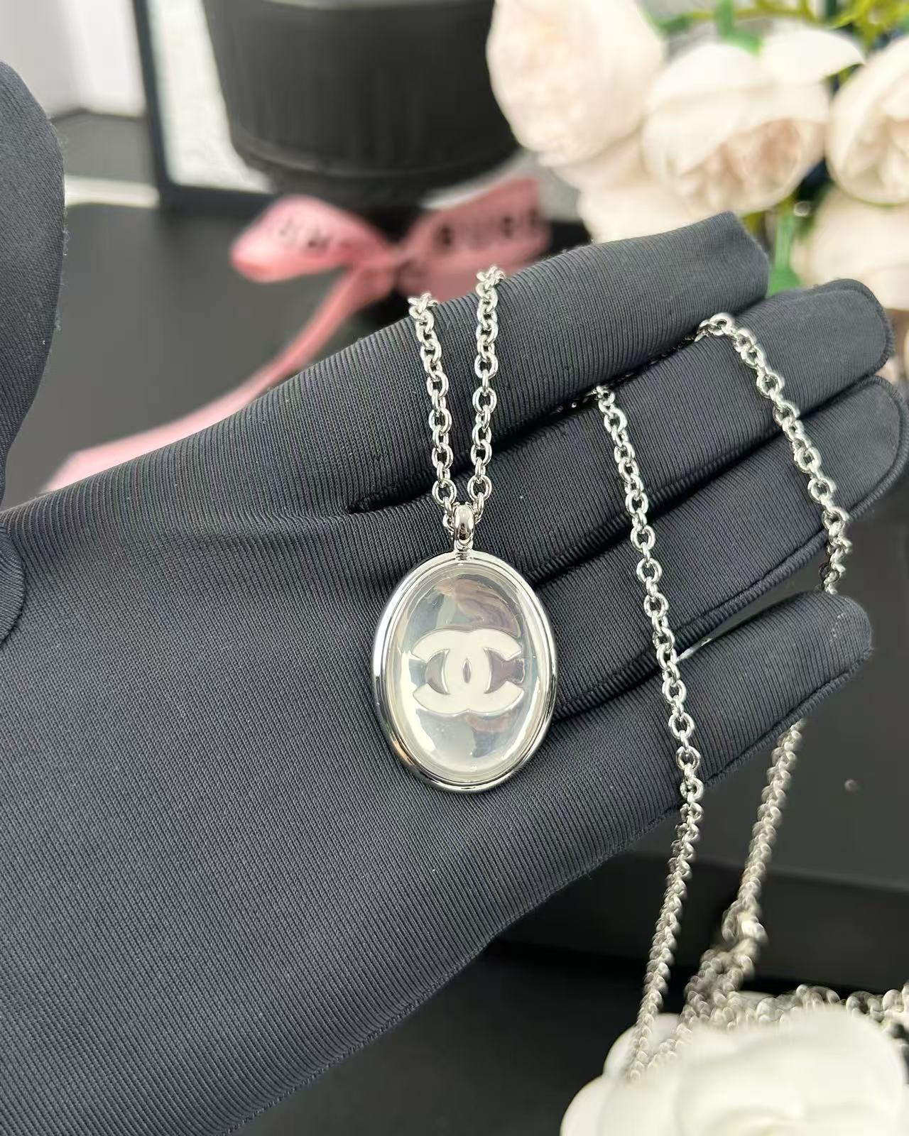 Chanel Silver Mirror Surface Oval Pendant Necklace - Original Replica Club