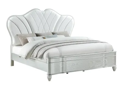 Eros King 4PC Bedroom Set with Manufactured Wood & Tufted Detailing in Silver