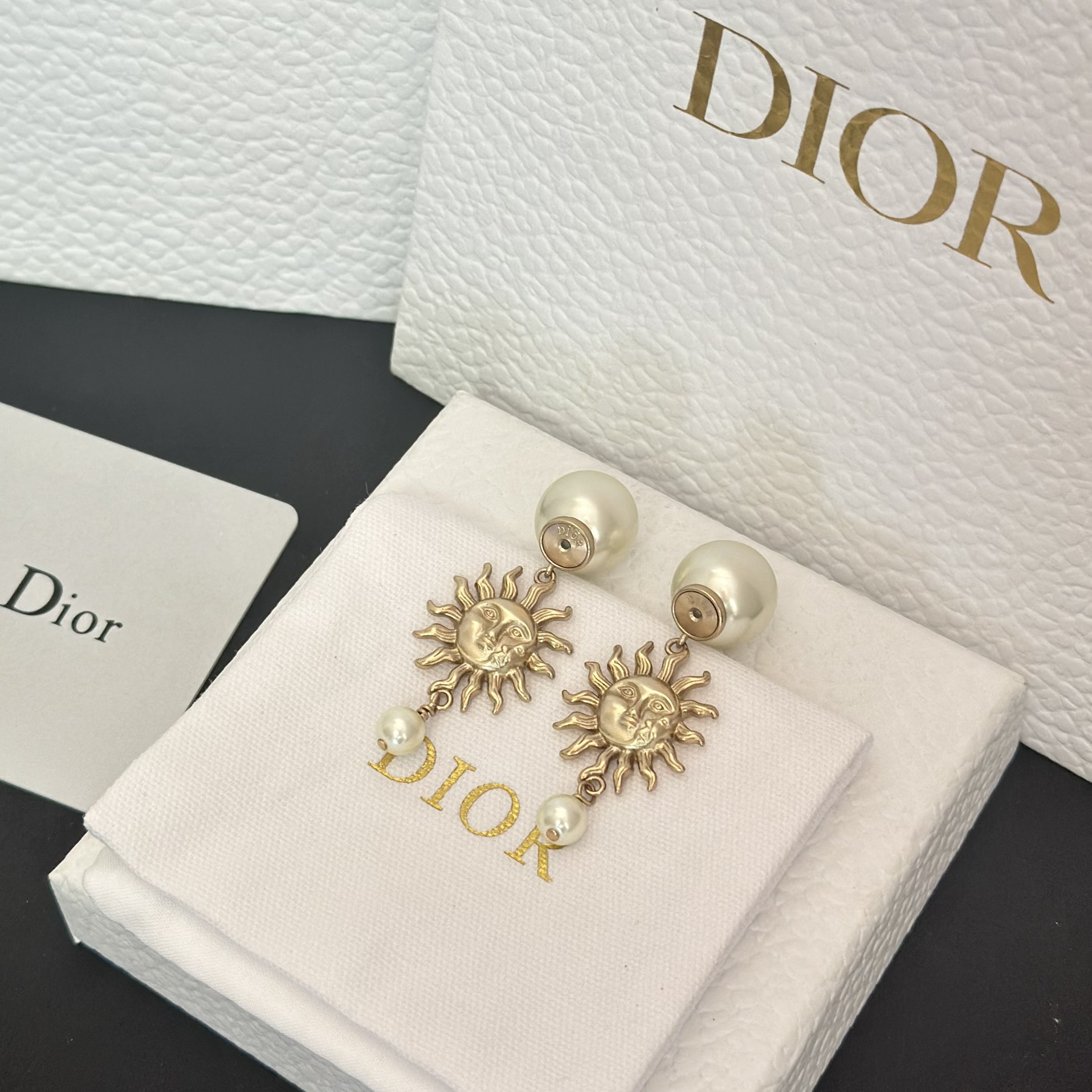Dior Sun Face Pearl Earrings - Original Replica Club