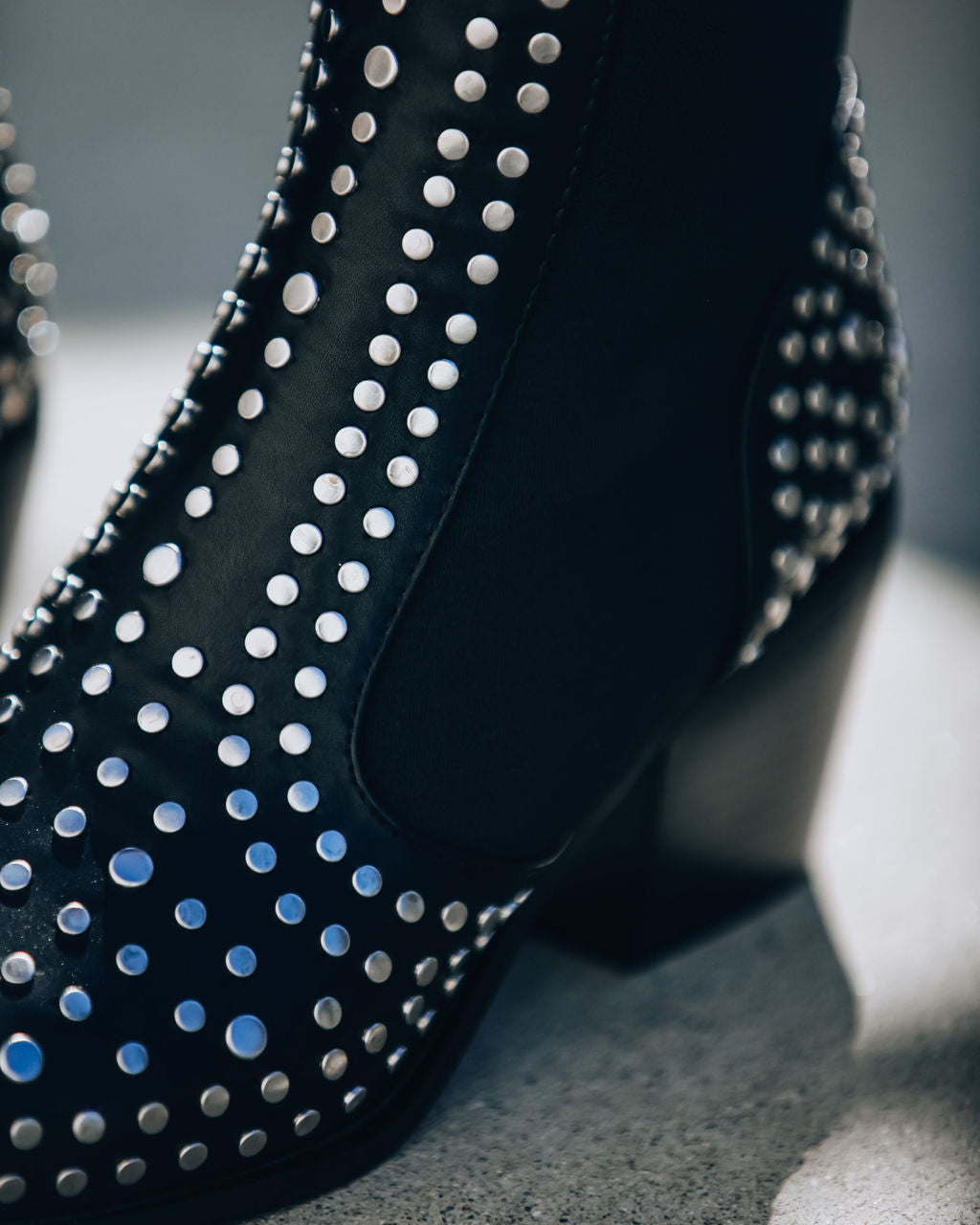 Motorway Studded Heeled Chelsea Boot - Se7enfashion