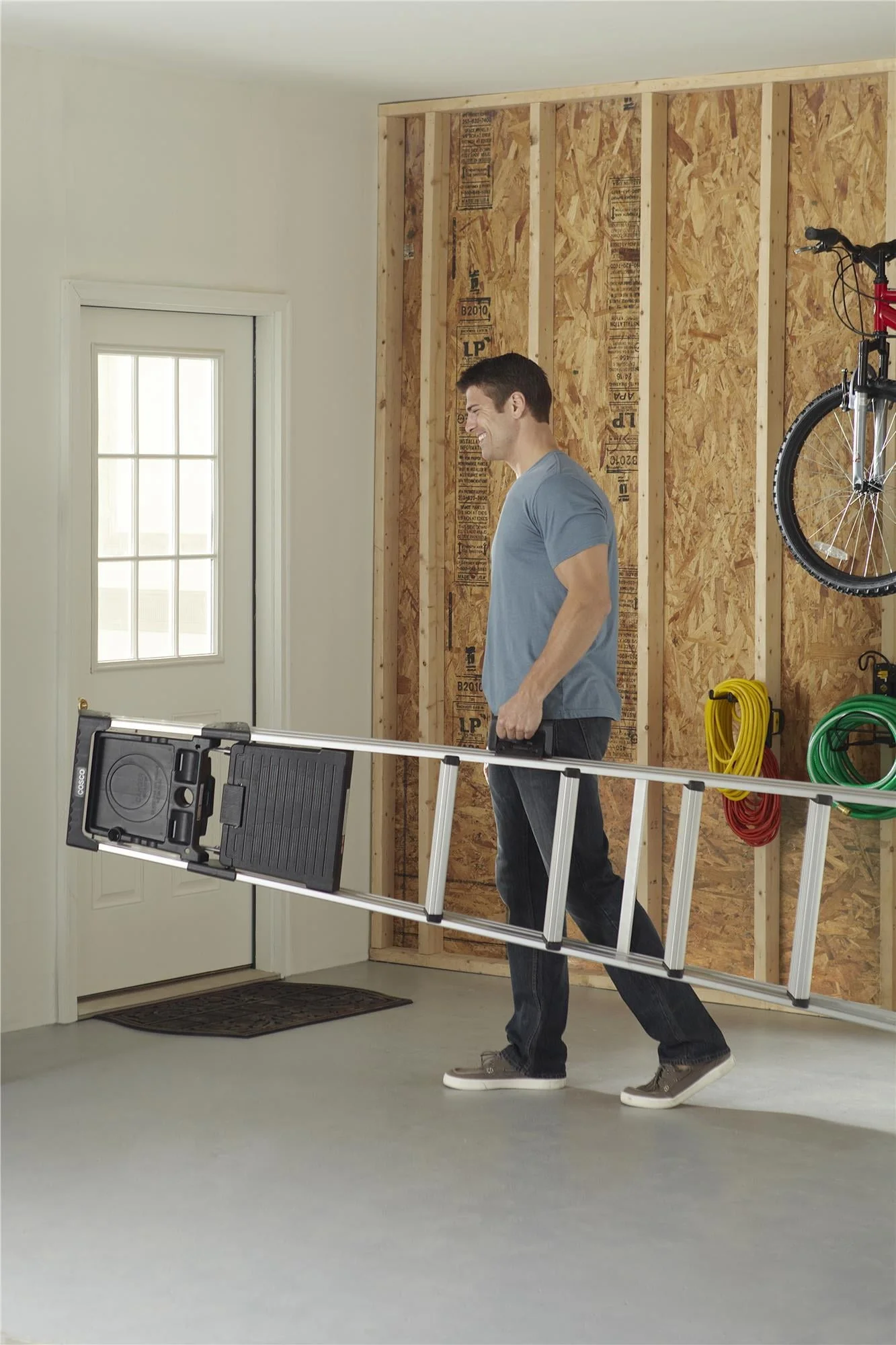 Cosco 8 Ft. Signature Series Aluminum Folding Step Ladder 300 Lb. Type IA (12 Ft. Max Reach) - Image 4