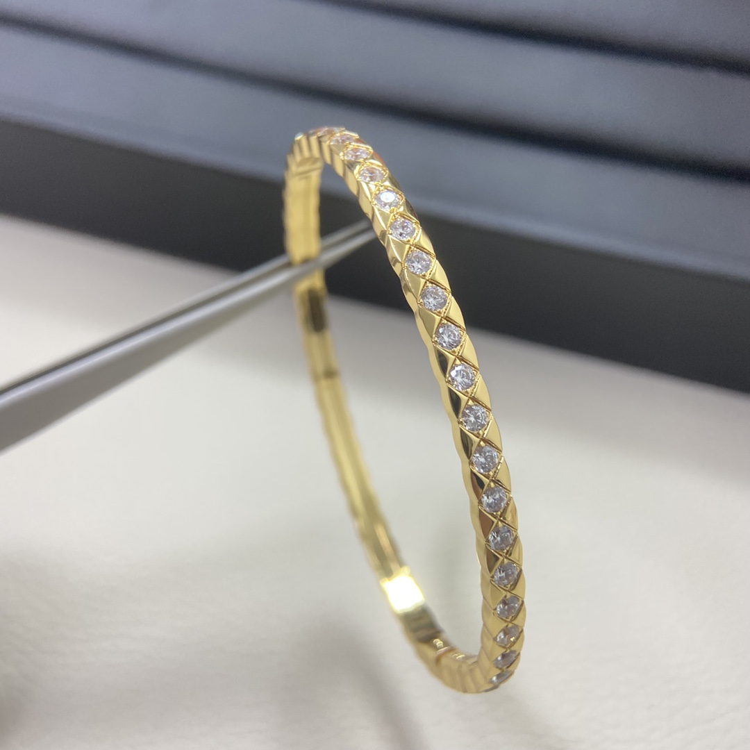 Chanel Coco Crush Full Diamond Paved Bangle Bracelet - Narrow Version - Original Replica Club