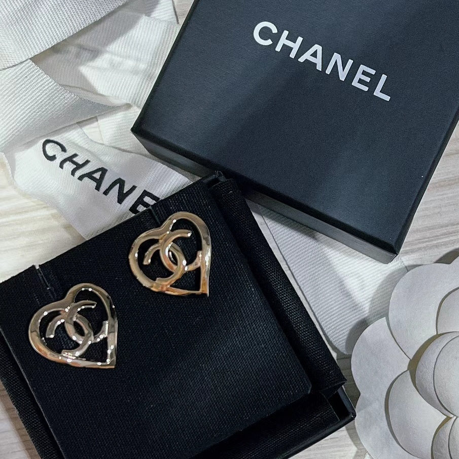 Chanel Hollow Heart Bracelet Earrings Ring Leather Necklace - Original Replica Club