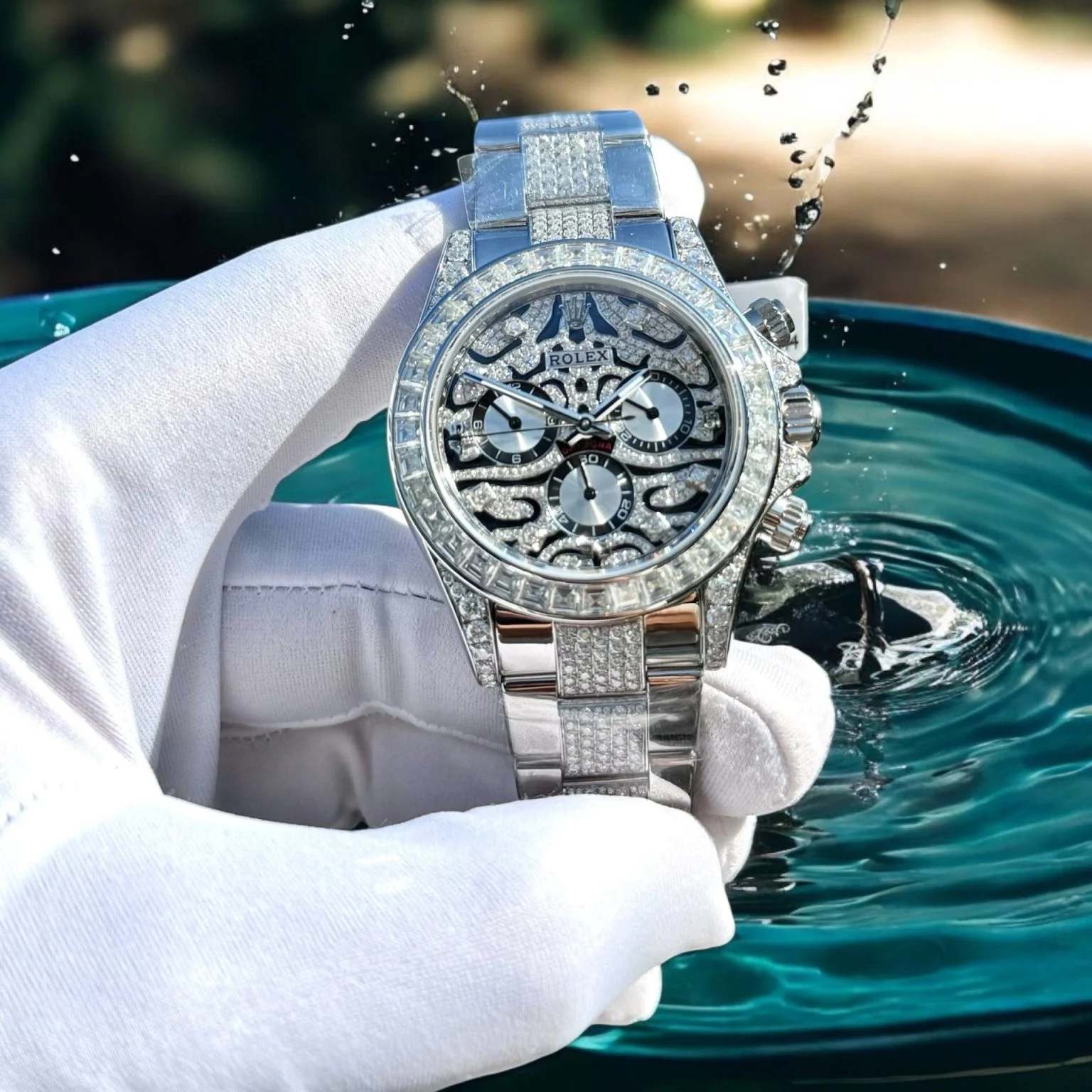 Replica Rolex Cosmograph Daytona Eye of the Tiger Moissanite Diamond 40mm