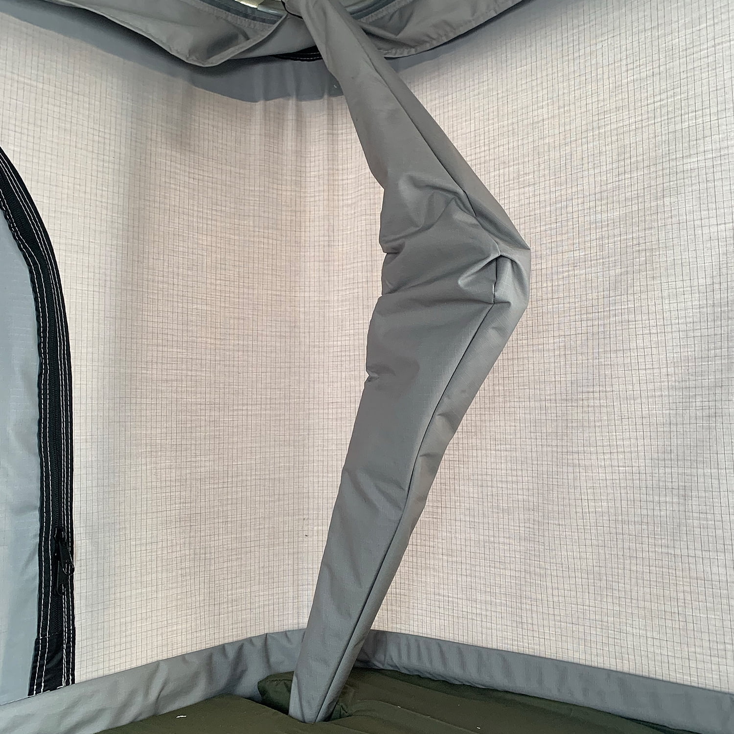 Trustmade Hard Shell Rooftop Tent 100% Waterproof Design 50mm Mattress. - Image 2