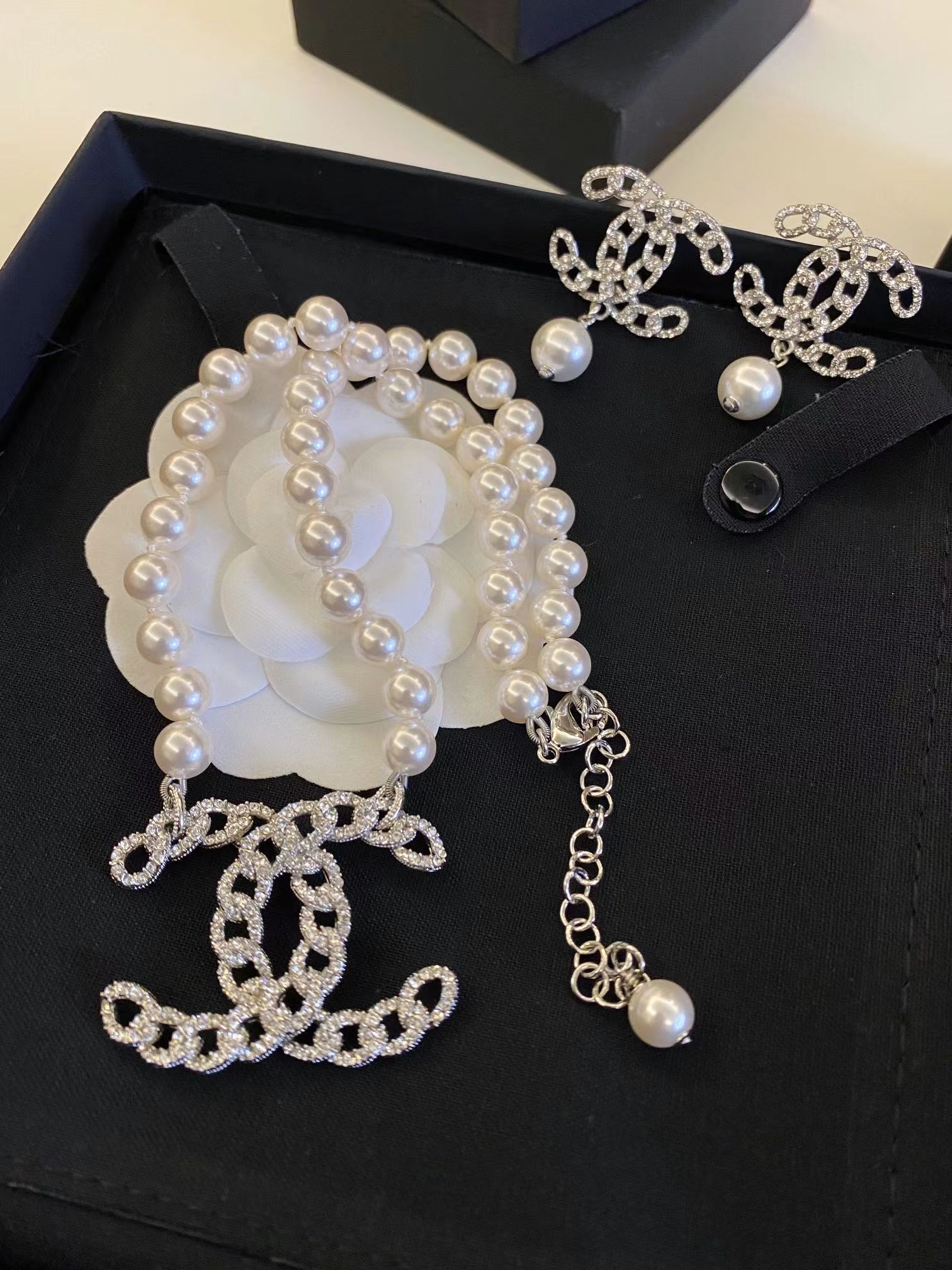 Chanel Hollow Big Double C Pendant Pearl Necklace - Original Replica Club
