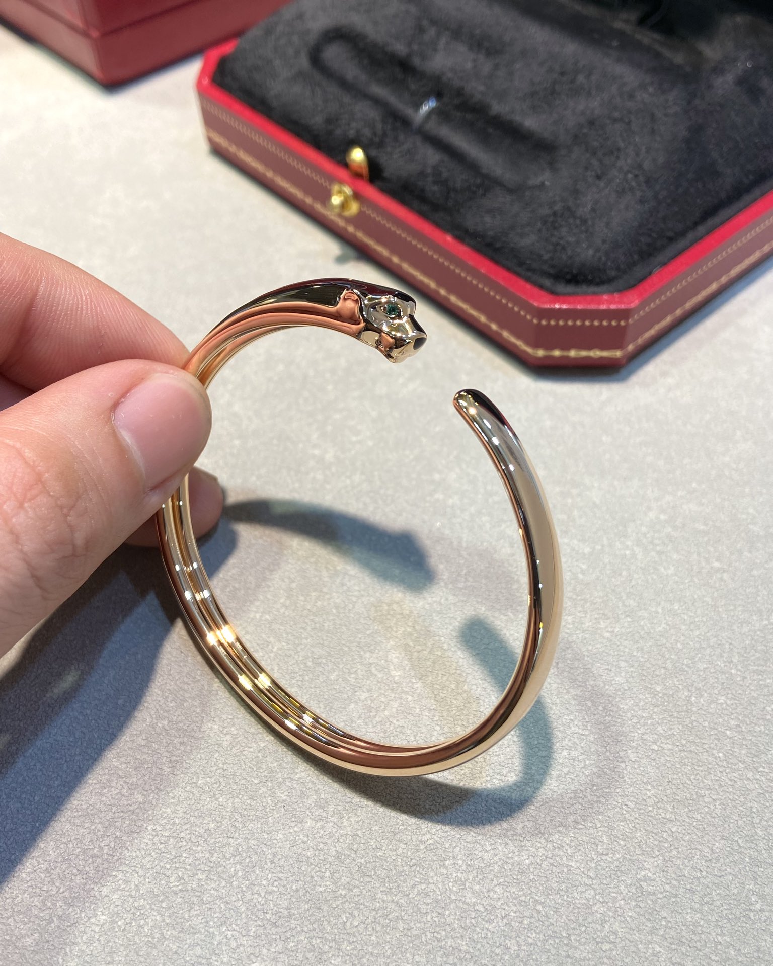 Cartier Smooth Panthère de Bracelet Open Cuff Bangle - Original Replica Club