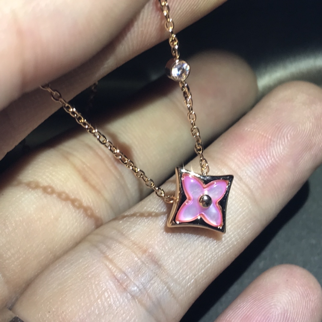 Louis Vuitton Pink Mother of Pearl Star Pendant Necklace in Rose Gold - Original Replica Club