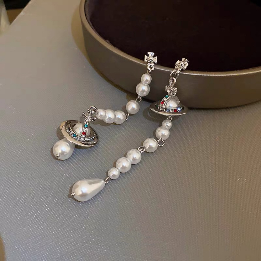 Vivienne Westwood Asymmetric Tassel Pearl Saturn Earrings - Original Replica Club