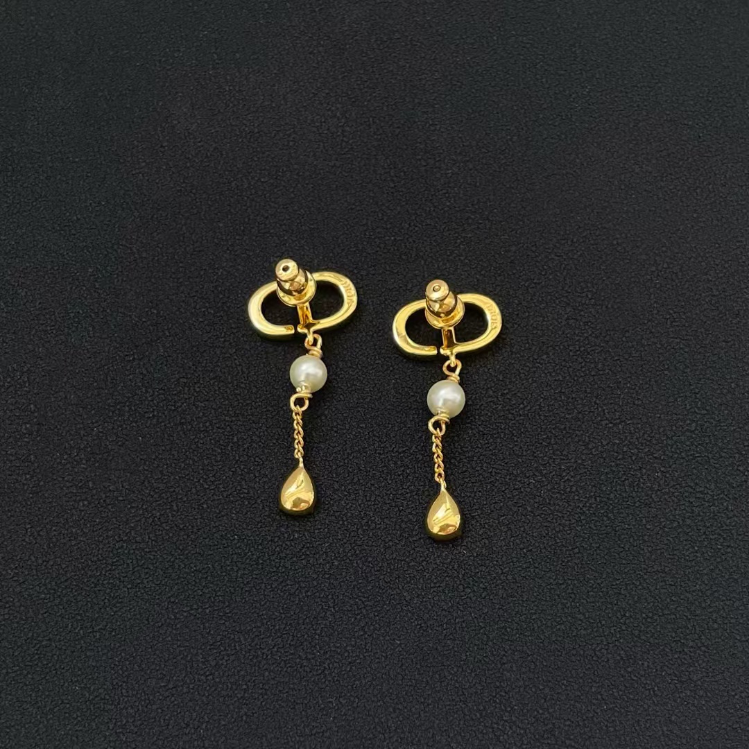 Dior CD Teardrop Pearl Earrings - Original Replica Club