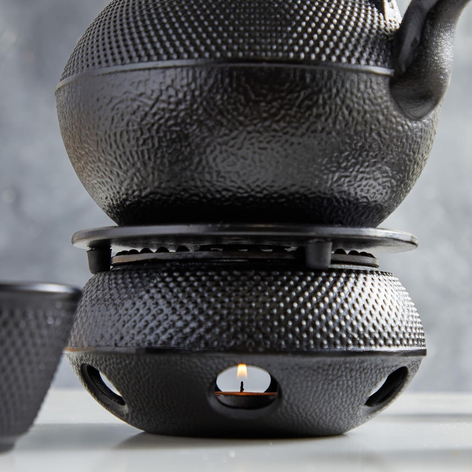 Juvale Tea Kettle Stovetop Japanese Cast Iron Tetsubin - 40 oz, Black - Cast Iron Tea Set & Teapot with Loose Leaf Infuser, Warmer & 4 Cups, Trivet