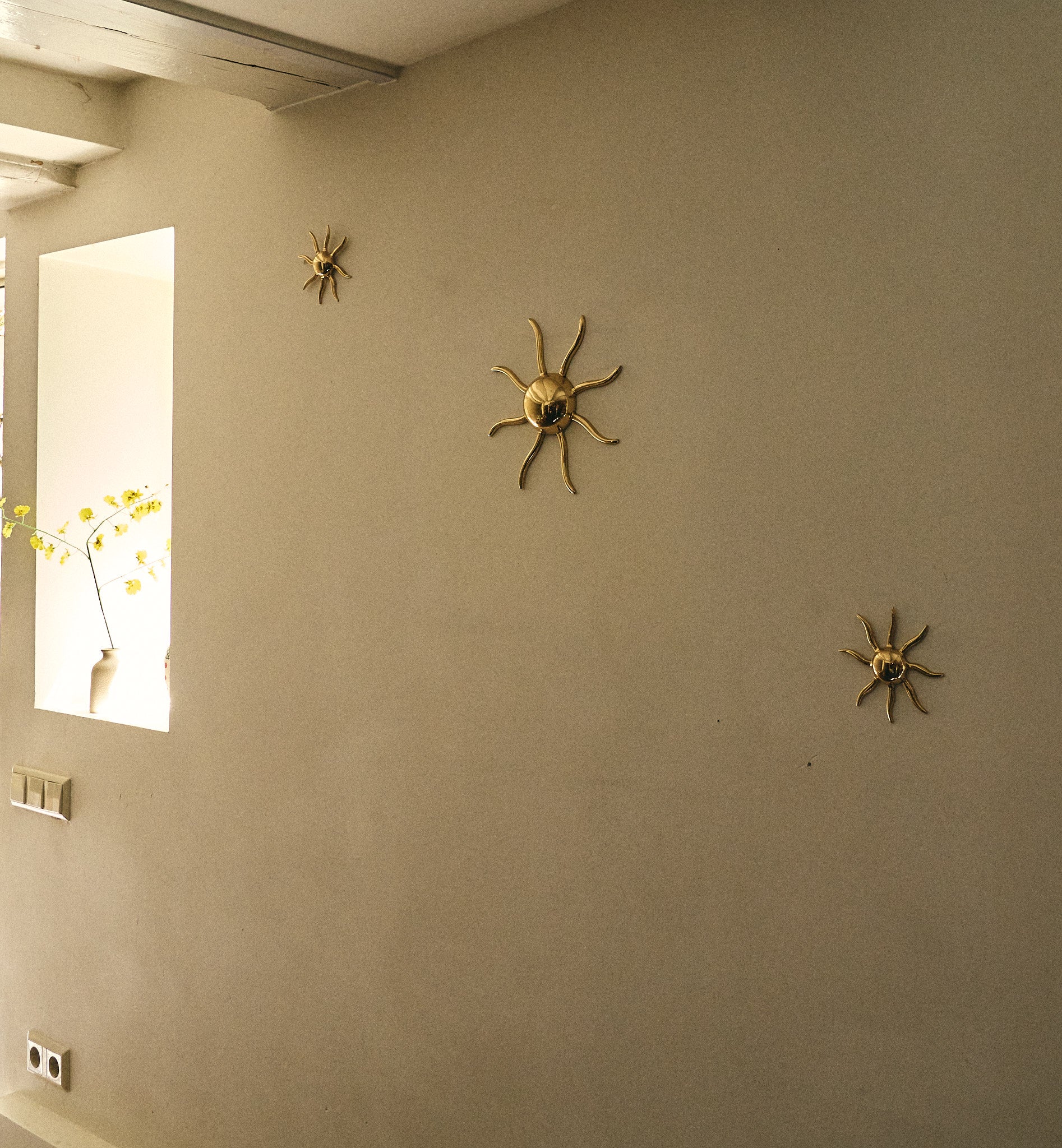 Sunny Small Wall Decoration