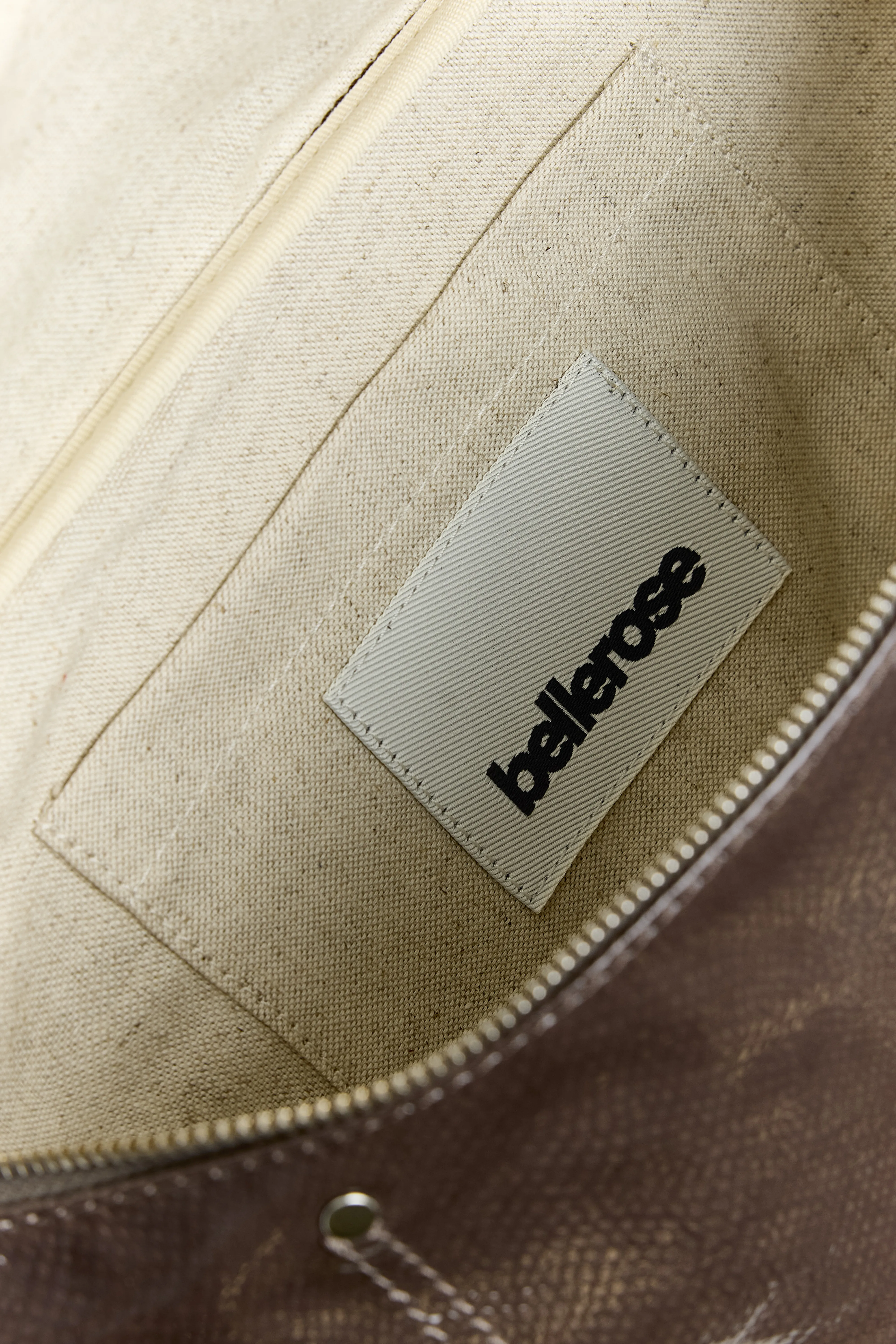 Bellerose Souply sling bag (261 / W / IRON)